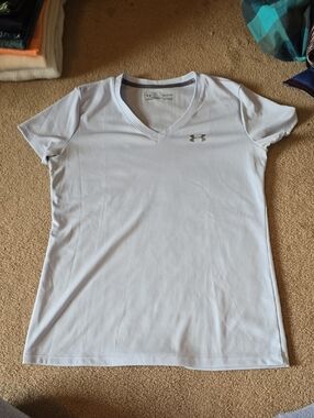 Under Armour Women’s Light Blue V-Neck Performance Tee with Silver Logo